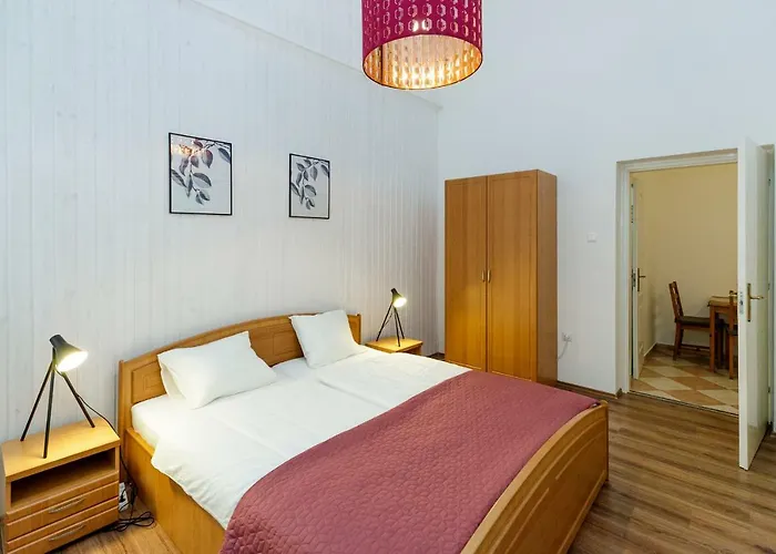 Sophie Apartman